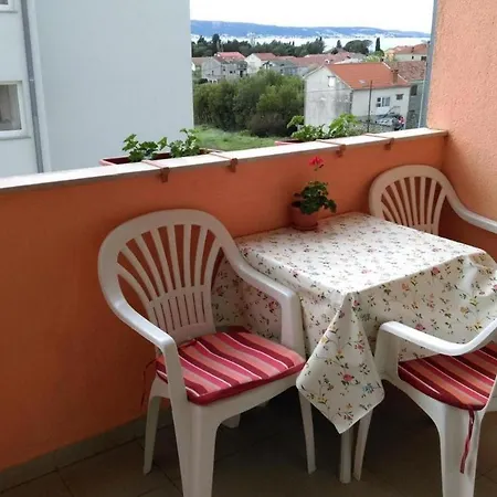 Apartment With A Parking Space Kastel Kambelovac, - 20998 Kastela